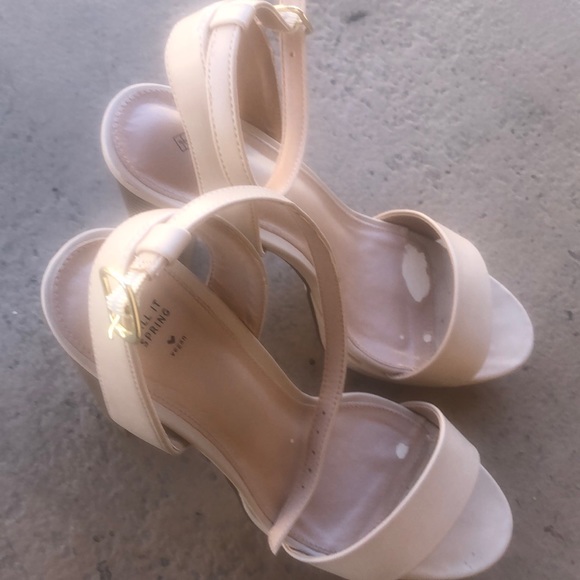 Sandles - Picture 4 of 4